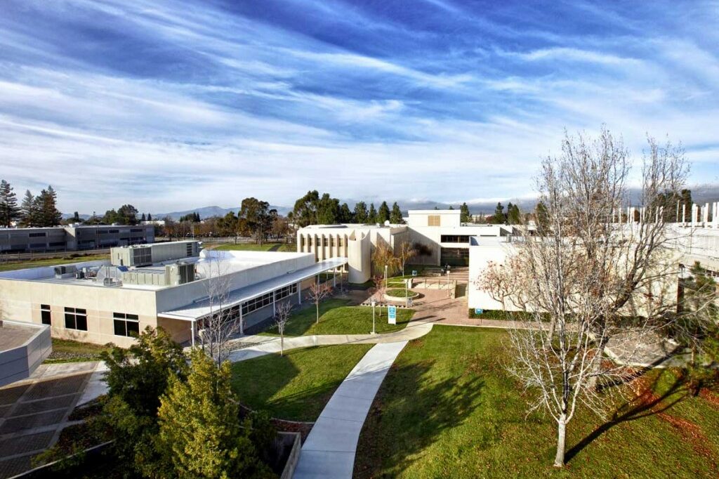 Overhead picture of buildings